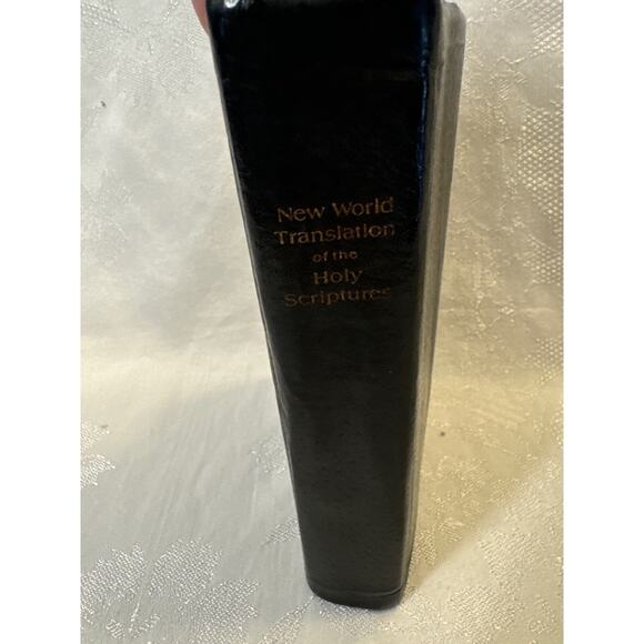 New World Translation of the Holy Scriptures Soft-Cover 1984 - Picture 2 of 9